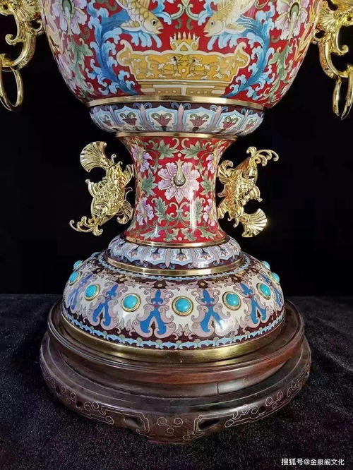 魚躍龍門耀華彩 戴嘉林景泰藍(lán)金獎(jiǎng)賞瓶的藝術(shù)傳奇